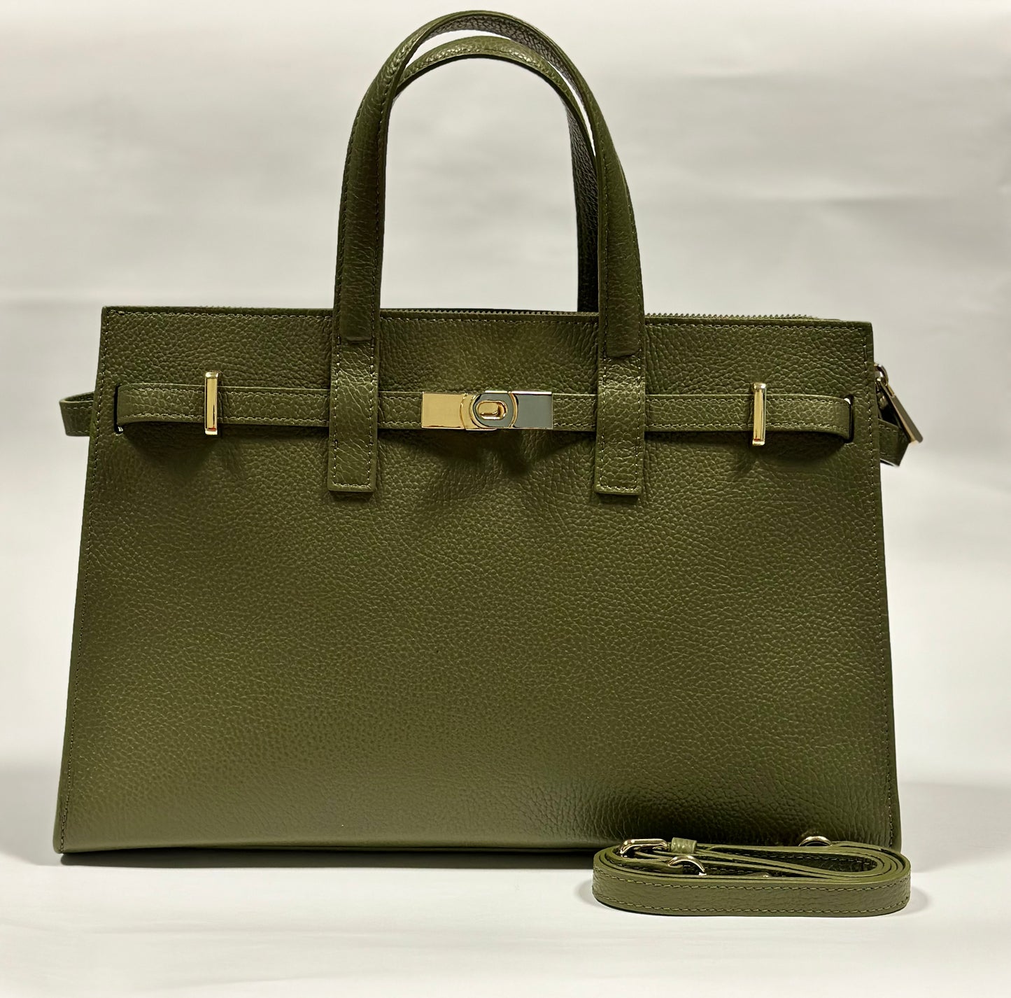 Sally Big in Vera Pelle
